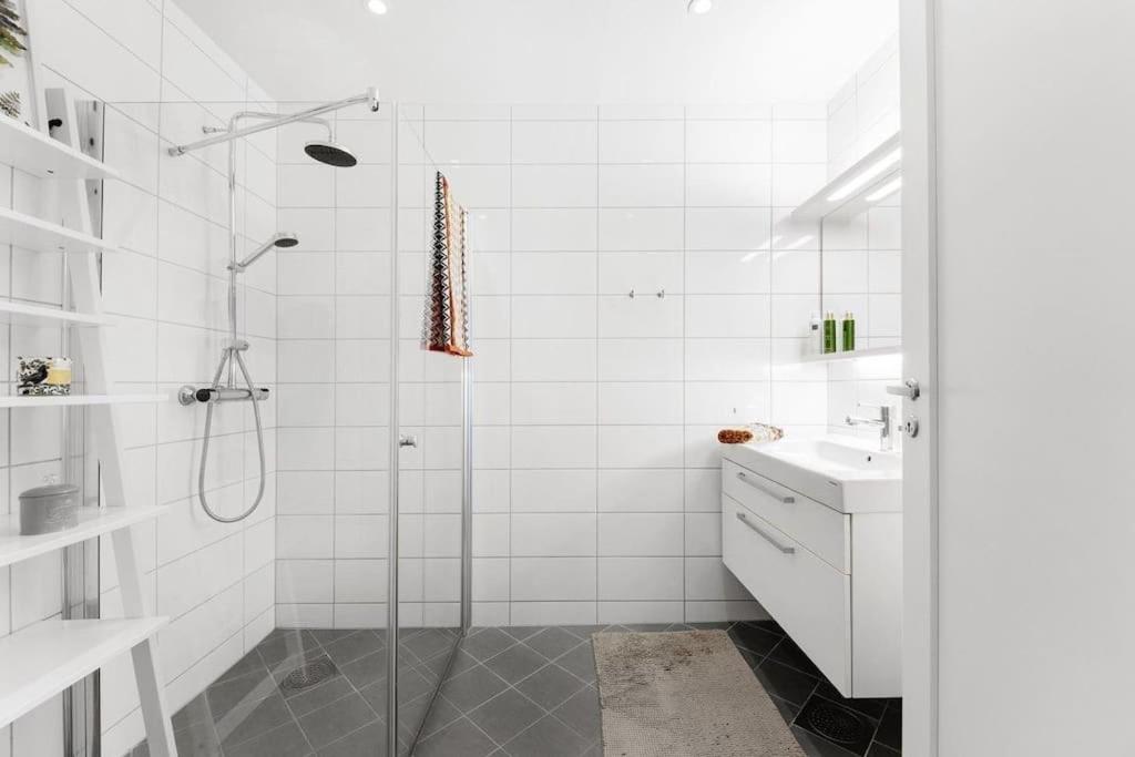 Stor Og Moderne Leilighet I Indre Arna Bergen Gratis Parkering!! Bagian luar foto